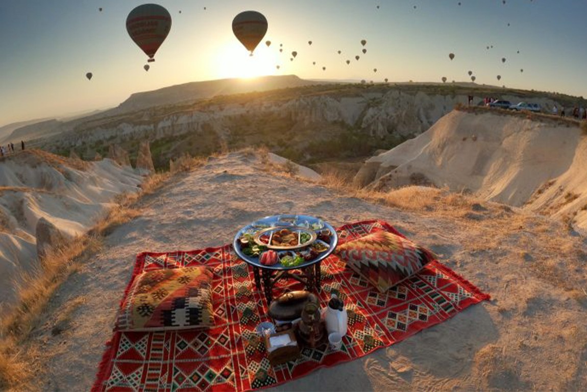 You are currently viewing Sunrise Proposal in Cappadocia: Why It’s the Most Magical Moment