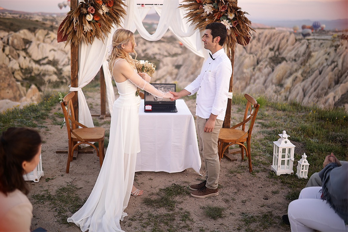 You are currently viewing Cappadocia Valley Marriage Proposal
