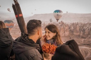 Read more about the article Best Cappadocia Wedding Venues with Hot Air Balloon Views