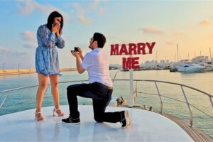 Read more about the article Marriage Proposal on a Yacht