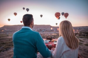 Read more about the article Cappadocia Engagement Photoshoot: How to Plan Perfect Shots